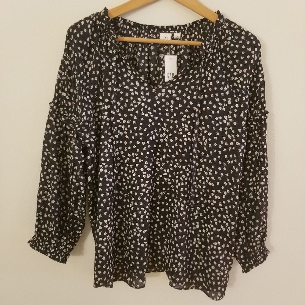 Gap shirt
